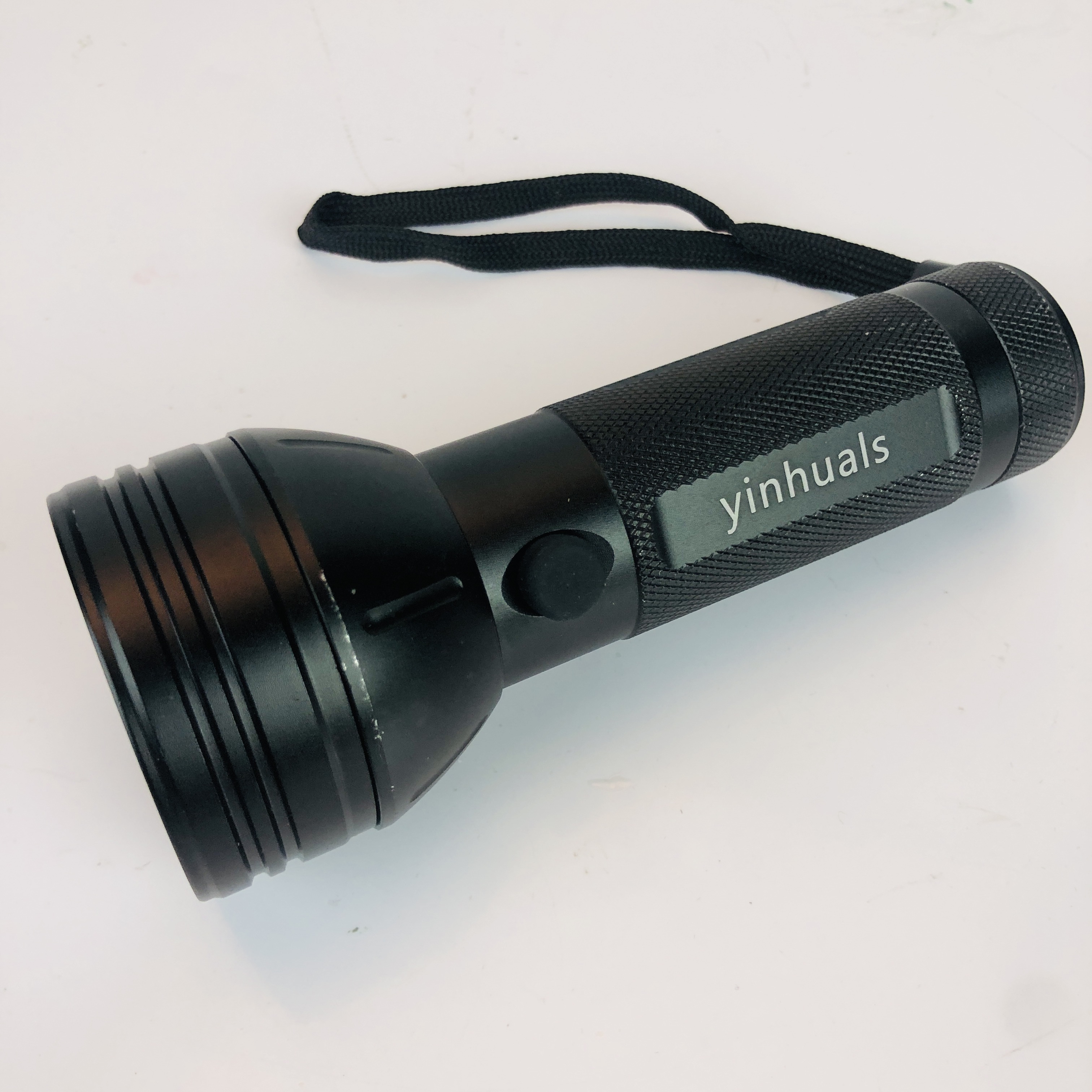 yinhuals 1500 Lumen 3-LED Flashlight Pro