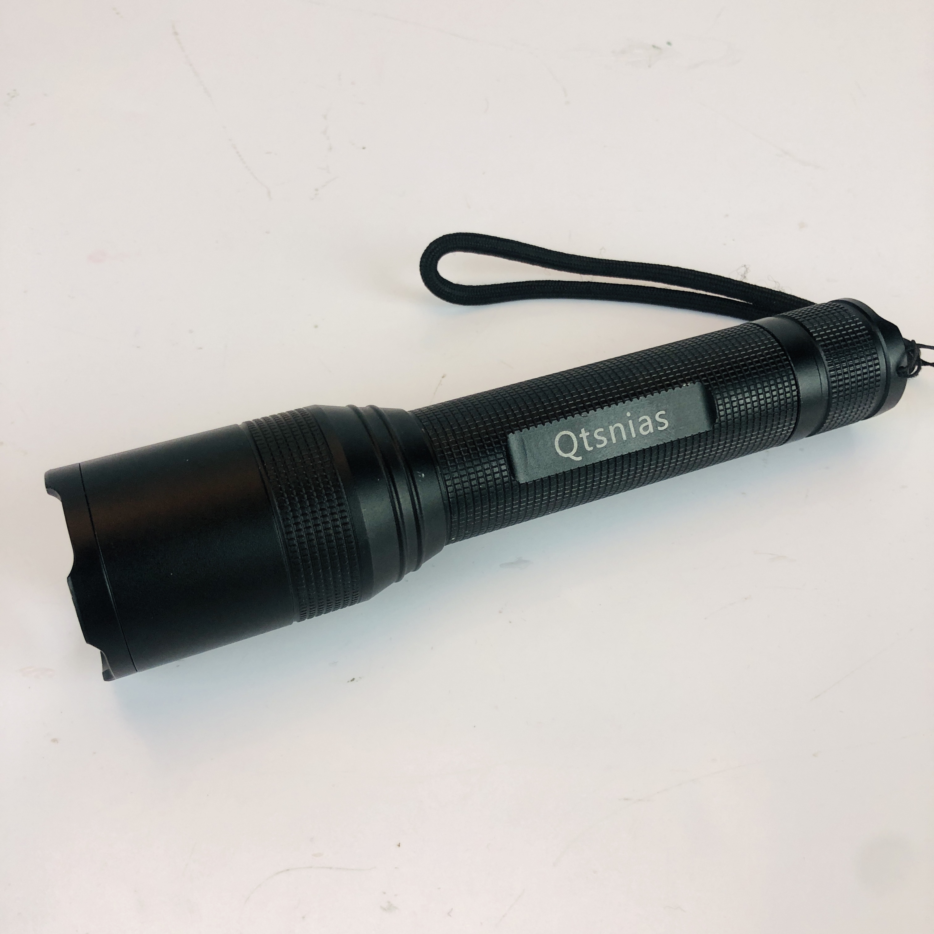 Qtsnias Handheld-Taschenlampe 800 Lumen